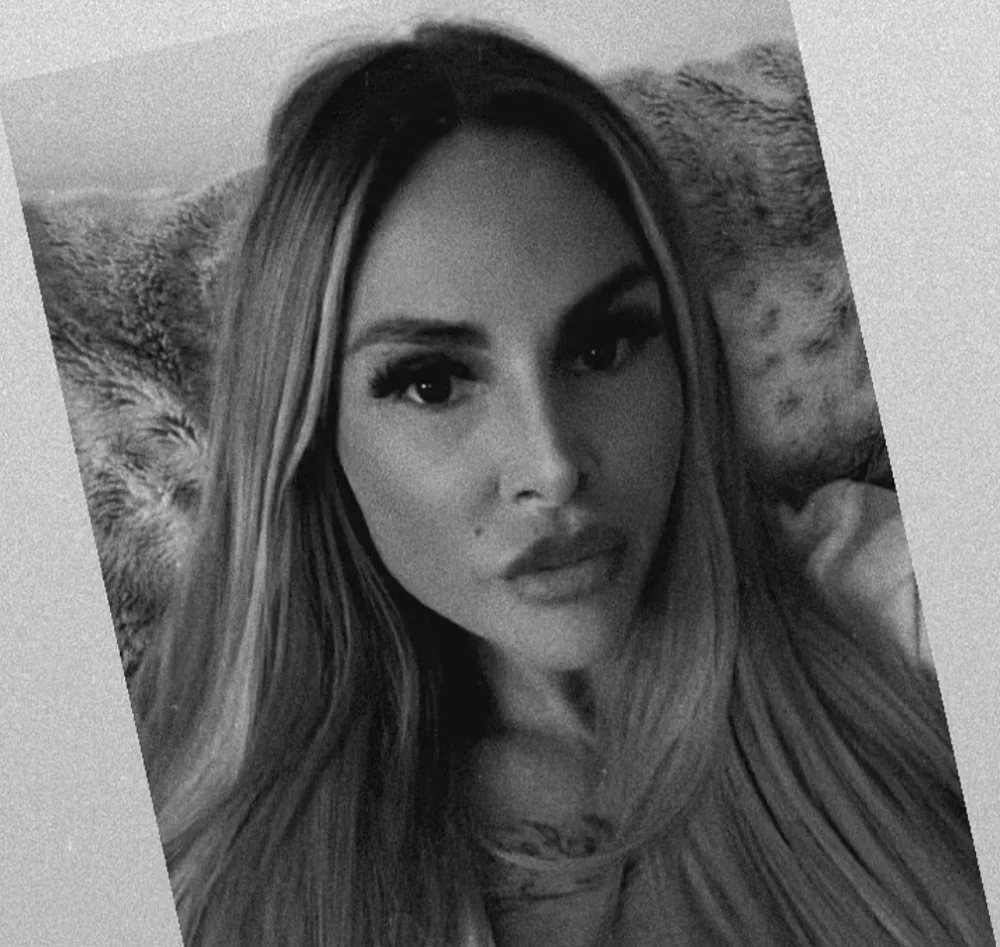 Streit um Schwangerschaft: Lisha Savage erneuert Vorwürfe gegen Kim Virginia Grey