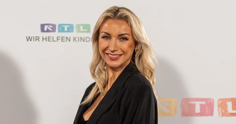 Anna-Carina Woitschack begeistert Fans mit freizügigem Bade-Look im Urlaub