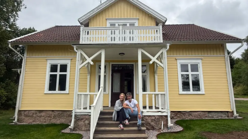 Isabel Edvardsson verlässt Enge für idyllisches schwedisches Holzhaus