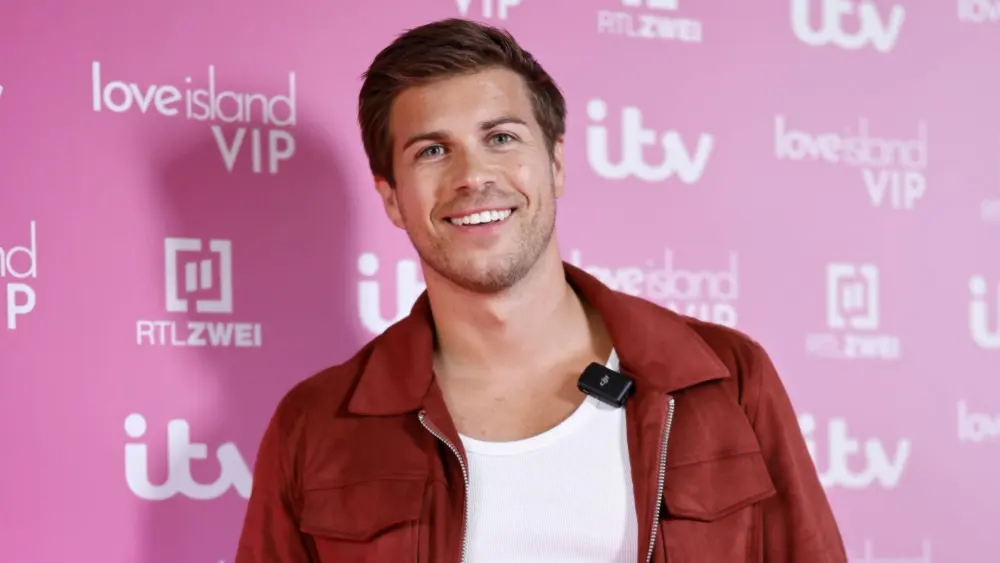 Josh Stanley pflegt nach "Love Island VIP" weiterhin viele Kontakte