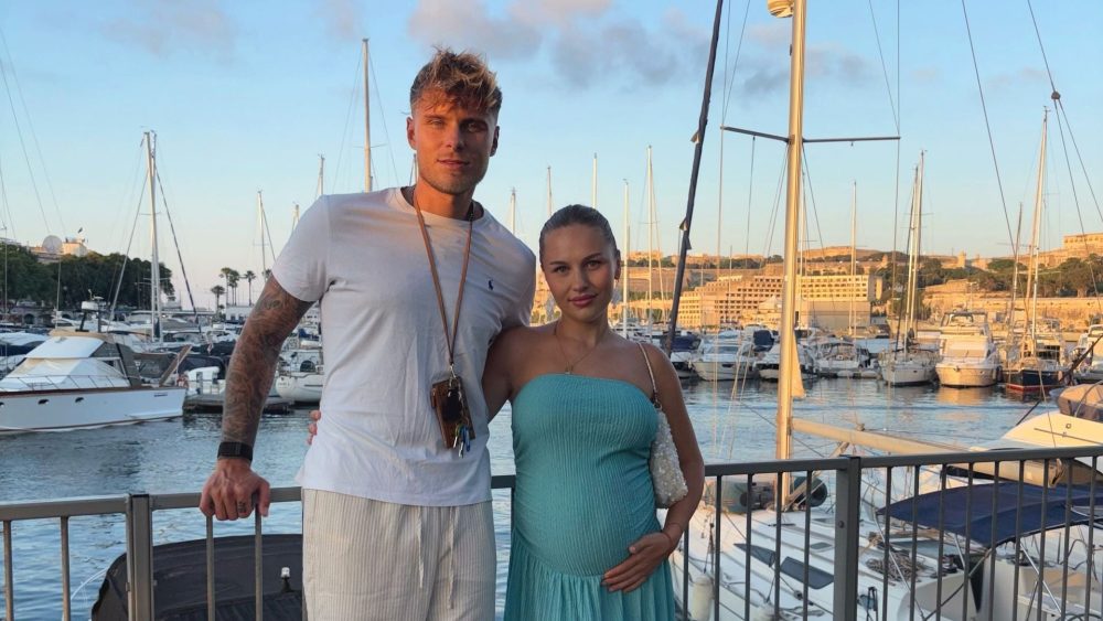 Julius Tkatschenko rasiert schwangere Freundin: Fans feiern intimen Duschmoment
