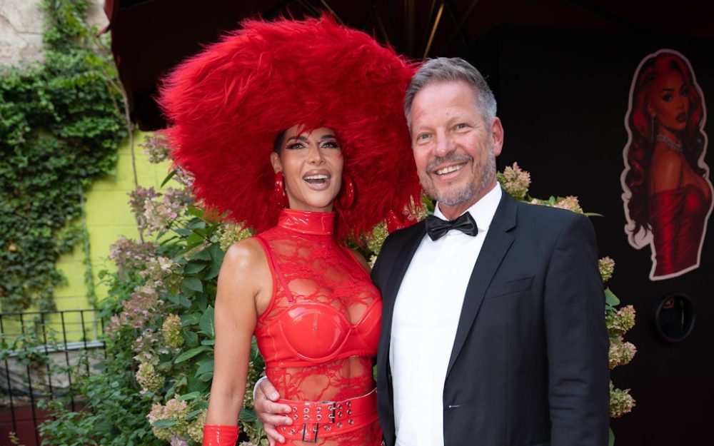 Micaela Schäfer präsentiert ihren neuen Partner Dirk