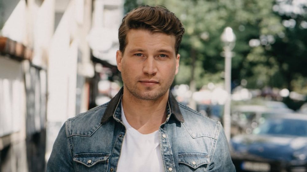 Raul Richter stellt sich in Datingshow den Fragen zu Seitensprung