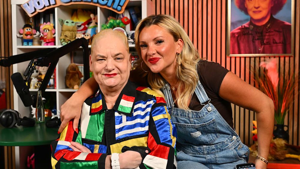 Überraschende Harmonie und Nummernvergabe beim Podcast-Treffen zwischen Evelyn Burdecki und Hella von Sinnen
