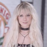 Mia Julia
