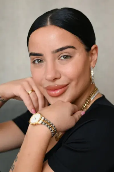 Leyla Heiter klagt nach spontaner Massage über starke Schmerzen