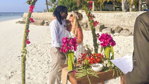 Claudia und Rolence planen Traumhochzeit auf Sansibar nach Fernbeziehung