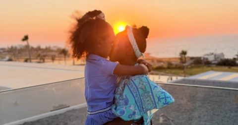 Emotionaler Ehrentag: Seltener Einblick in das Familienleben