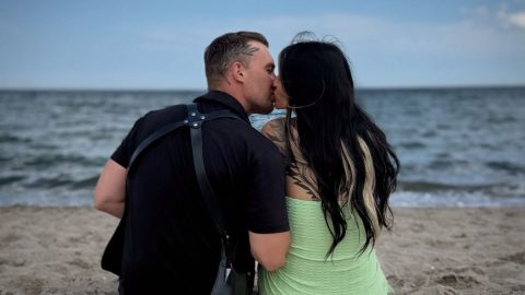 Eric Stehfest verteidigt seine neue Liebe zu Sarah gegen Online-Kritik