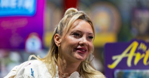 Evelyn Burdecki teilt privaten Schnappschuss aus vergangenen Kindheitstagen