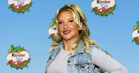 Im Mini-Sport-Look: Evelyn Burdecki zeigt Wahnsinns-Figur