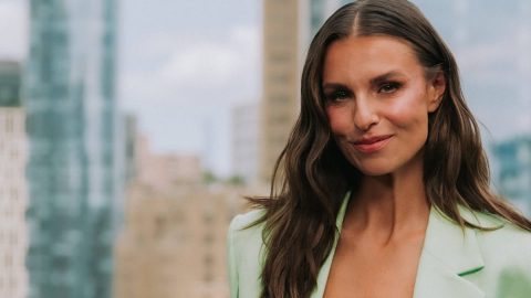 Laura Wontorra und Riccardo Basile zeigen sich verliebt auf Pärchenfotos
