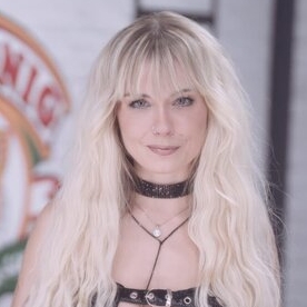 Mia Julia